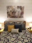Beautiful Decorated Apartment located in the heart of Downtown Bardstown, KY