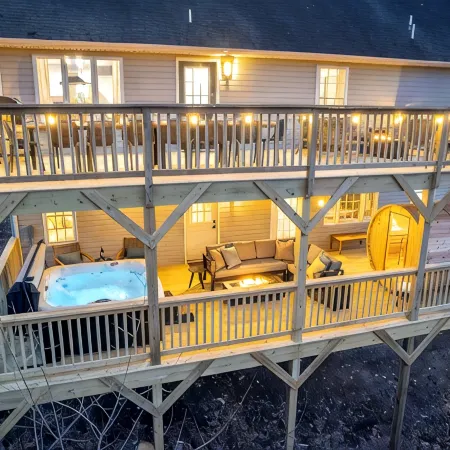 Stylish 6BR in Massanutten w/ Hot Tub, Sauna