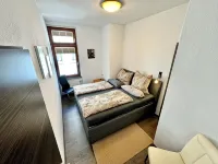 Ferienwohnung Stefanie, Zentrumsnah Wohnen, Bestens Ausgestattete Ferienwohnung - balcony