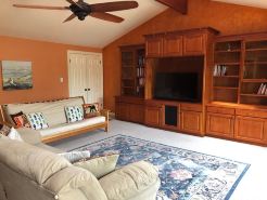 Charming Cupertino Retreat: Spacious Home near Apple HQ, Dining and Shopping!