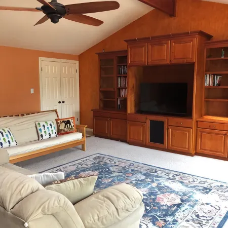 Charming Cupertino Retreat: Spacious Home near Apple HQ, Dining and Shopping!