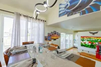 Family & Business • Minutes to Spokane Airport, • Fairchild AFB & Northern Quest - 4-Star