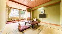Hotel Izumiya - parking