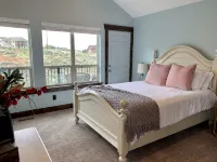 Immaculate Garden City Cabin - Stunning Bear Lake Views - Sleeps 14!! - Chalets