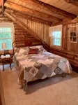 Rustic Log Home located near Baileys Harbor - Wi-Fi
