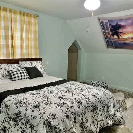 Stunning Lakeview Home: 2Br+Loft, Kayaks, Fire Pit & Shaded Yard – Pet Friendly! Ξενοδοχεία στην πόλη Hounsfield