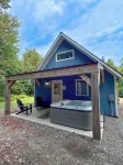 Brand New, Private Home w/ Nordic Hot Tub- Just 1/2 Mile to Jay Peak Resort - Homestays