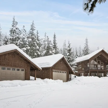 Secluded 4-bedroom Cabin Retreat with Game Room, AC, Hot Tub and Amazing View