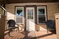 Private bungalow set in the forest - balcon