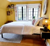 Heart of Eugene ~ Cozy Vintage Home/2 min to UO - พร้อมระเบียง