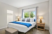 Spacious 6 Bedroom less than 10 min walk to Downtown WI Dells! Sleeps 20+! - 3-Star