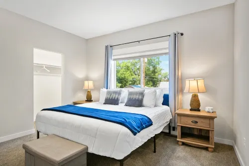 Spacious 6 Bedroom less than 10 min walk to Downtown WI Dells! Sleeps 20+! - 3-Star