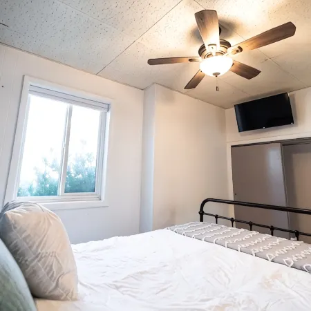 Farmhouse Teal Suite โรงแรมในโลแกน