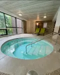 Best Western Plus Kelly Inn - Hot Tub