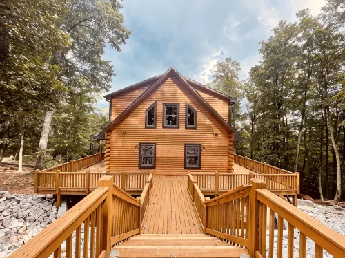 Luxe Mountain getaway only 15 minutes from the city! - Chalets