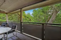 Short walk to the beach- 2BR, 2BA “Tranquility on Amelia" - 2-Star