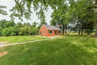 Unique Cottage + King Bed + Kids toy room - 4-Star