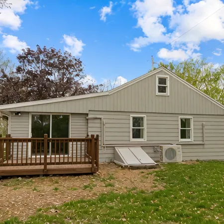 Cozy Cabin/ 2 queen beds/ Loft - 2 beds / Country Side - Central location