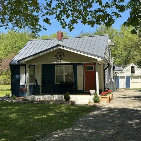 Lexington Stays. Close to town and beach!