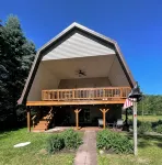 Big Barn in Bemus Point, unique, peaceful, and memorable - Homestays