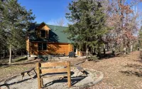 Newly built LOG Cabin-Float, Golf, Hike, Hunt, Fish, visit a winery...Relax! - 小木屋