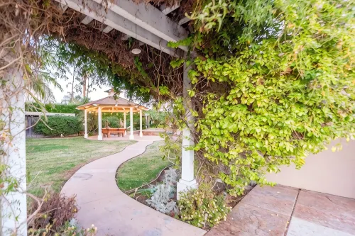 Private Resort style villa at San Diego-heated salt pool-Hot Tub-86" TV - Homestays