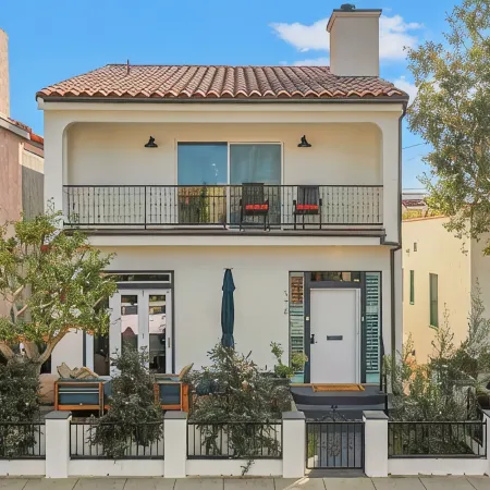 Luxury Villa in Belmont Shores 4 Bedrooms 3 Bath