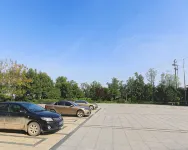 Rich Global Hotel - parking