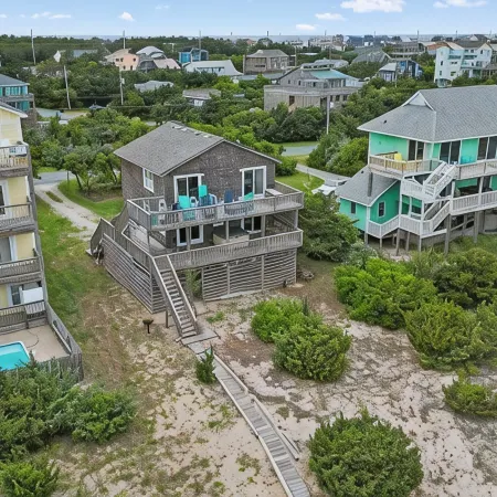 Oceanfront- Hatteras Island/Salvo: 2 Primaries, Hot Tub, Large Open Living Space