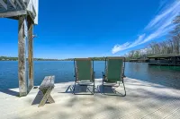 Lakefront Water Slide Sauna Pool Hot Tub Dock - 4 estrellas