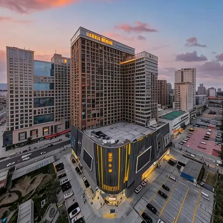 Weihai Lanye Scenic Hotel (Huoju 8th Street International Coastal Baths)
