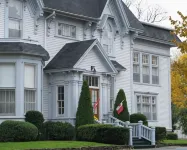Shadow Lawn Inn - Inns