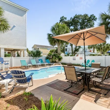 Barefoot Beach-Steps to Beach, Pool, Pet Friendly