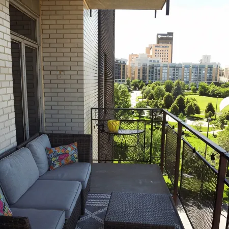 Newly Renovated Cozy Condo in Midtown Crossing