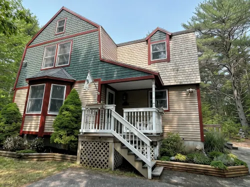 Tall Pines & Lake View. Perfect Location Ctr of Mdi! Close Trails.  Local Owners - Wi-Fi