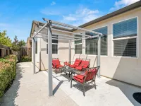 Clovis House, Sleeps 10, Hammock, Covered Patio, Game Table - Homestays