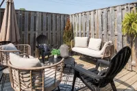Historic 1 Bedroom Beach Loft - Boutique Styled, Beach, Lake, stay Drifter Lofts - Homestays
