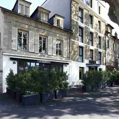 Le Collonges Hotel Exterior