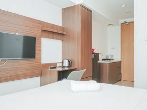 Modern Studio Apartment at Tree Park Cikokol