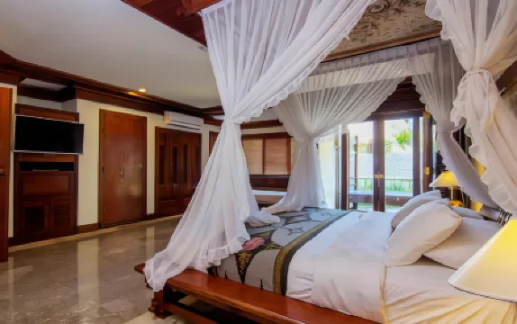 Grand Balisani Suites