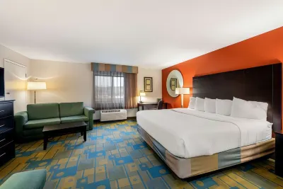La Quinta Inn & Suites by Wyndham Mansfield Oh Hotels in Bellville