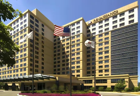 Renaissance Chicago O'Hare Suites Hotel Отели в г. Найлс