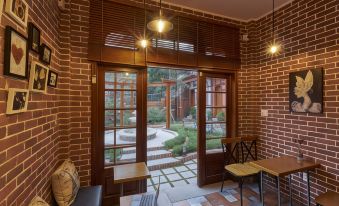 Little Colmar - Homestay & Pottery Studio