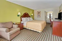 Travelodge by Wyndham Sellersburg / Louisville North Hotels in Sellersburg