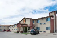 Super 8 by Wyndham Bernalillo Hotels in der Nähe von Coronado Campground