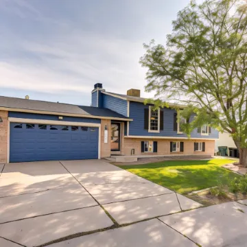 Furnished Deck + Fire Pit: Thornton Family Retreat