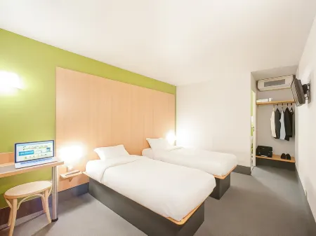 B&B HOTEL Pontault Combault Отели в г. Понто-Комбо