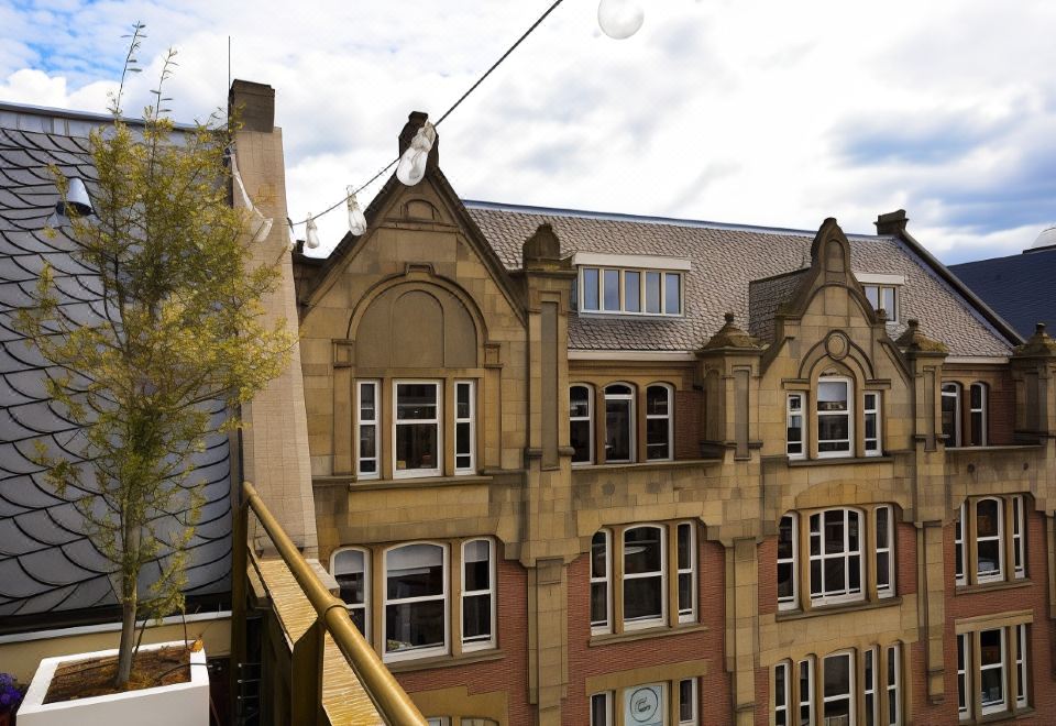 4. 호텔 트웬티세븐..