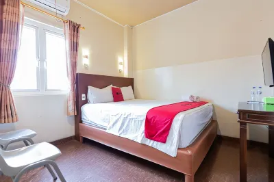 RedDoorz Near Halim Perdanakusuma 3 Hôtels à : Jakarta-Est
