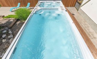 Luxurious 5,500 Sqft Home: 5 Br/5 Ba | Private Pool & Hot Tub | Steps to Beach